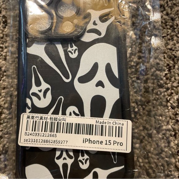 iPhone 15 Pro Soft Jelly Phone Case Scream Mask - Picture 3 of 6
